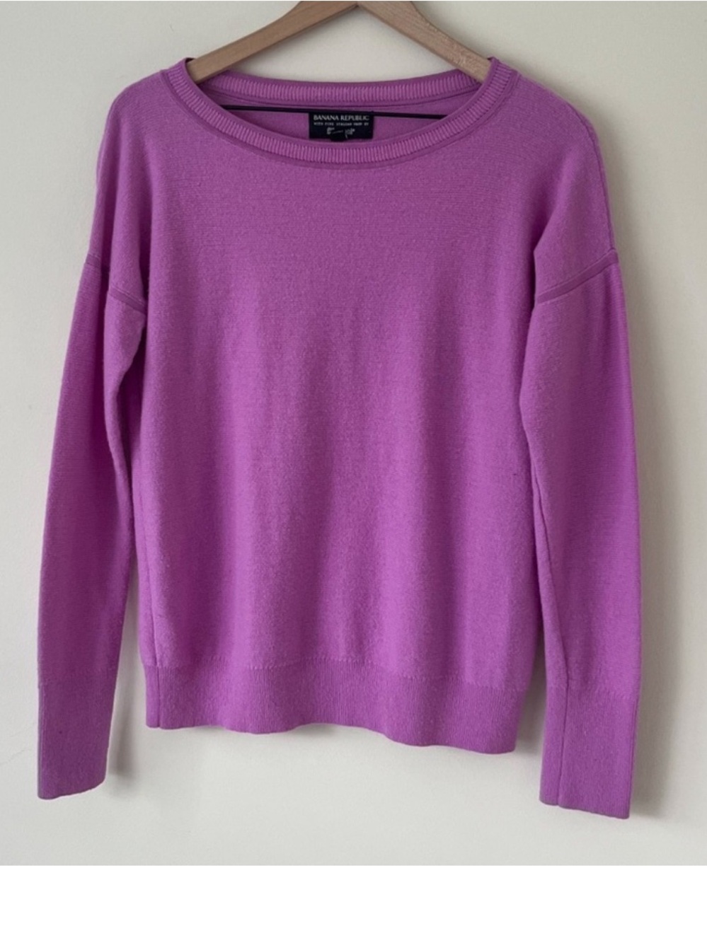 Banana Republic Purple Italian Wool & Cashmere
Blend Sweater Size Medium